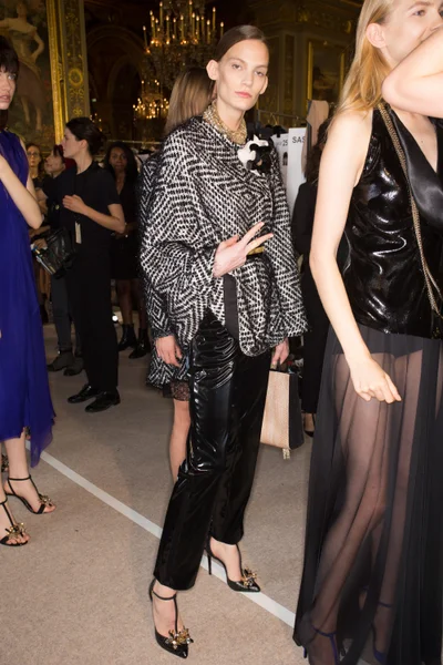 Look 57